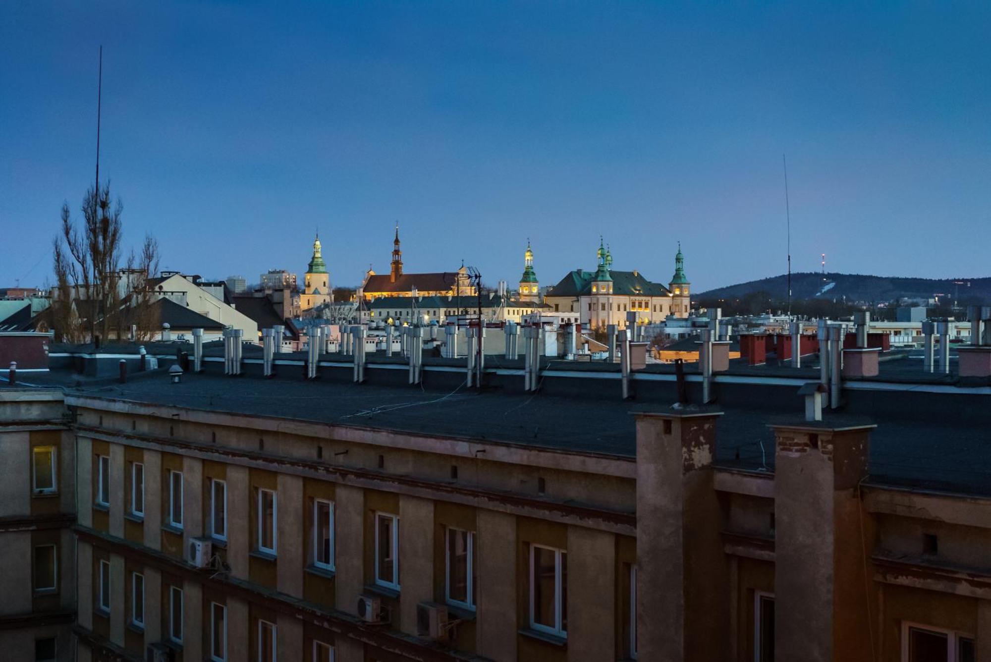 Apartament Z Tarasem Келце Екстериор снимка